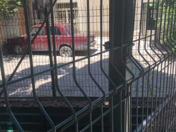 Секции 3Д забора, установленного нами в Симферополе