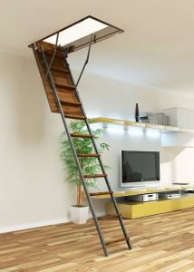 металлическая чердачная лестница с деревянным люком