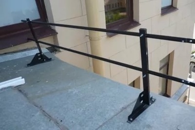 кровельное ограждение на крыше дома в Судаке